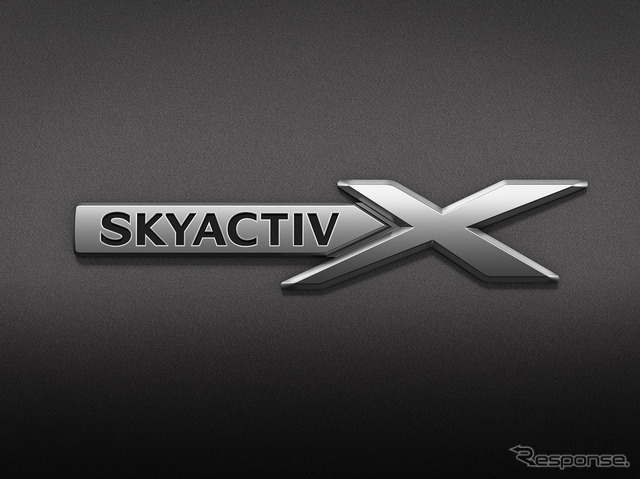 マツダ3のSKYACTIV-Xバッジ