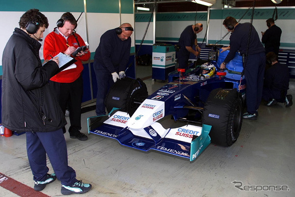 バレンシアF1テスト、ザウバーのニューマシン「C21」がトップ