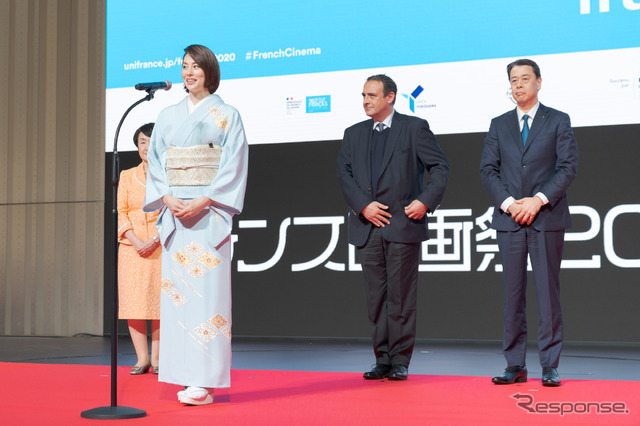 フェスティバルミューズとして米倉涼子さんが、開会を宣言。