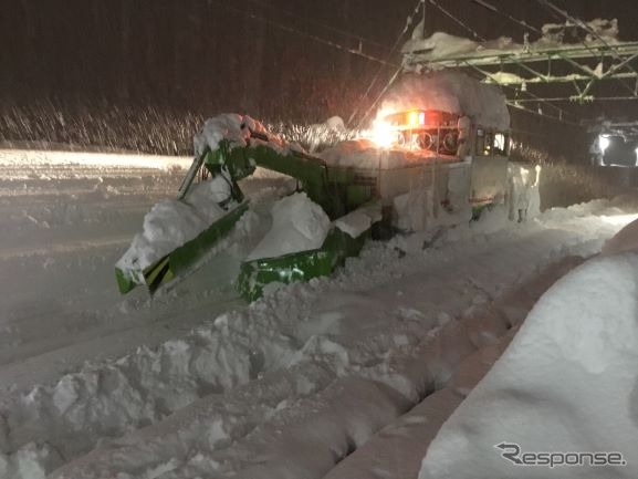 除雪機械もフル動員。