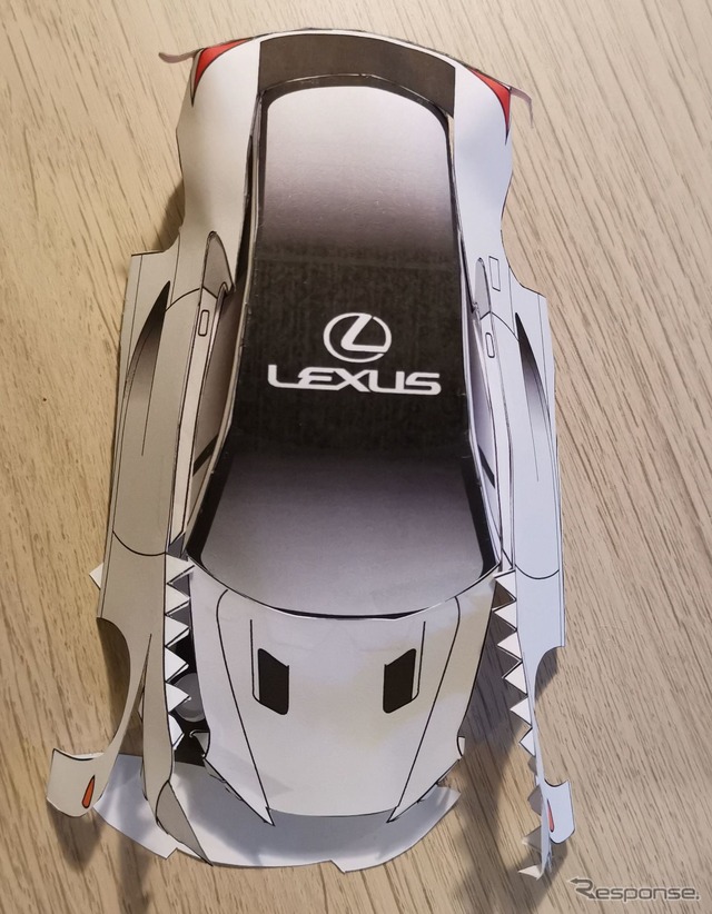 レクサスLFAのペーパークラフト
