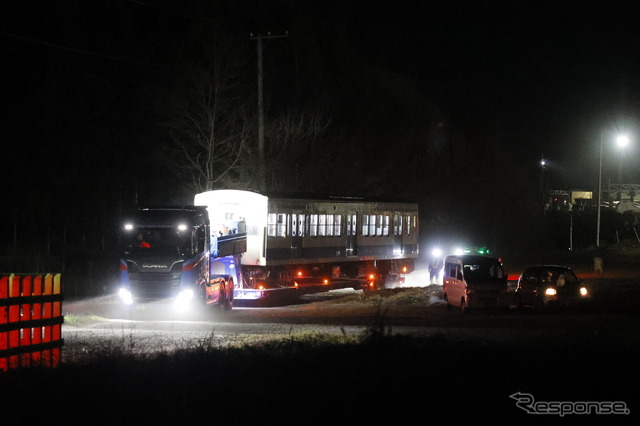 横瀬車両基地を出発(12月18日22時40分ごろ)