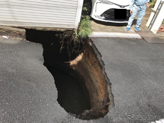 東京外かく環状道路（東名～関越）本線トンネル（南行）工事現場付近での地表面陥没（10月18日）