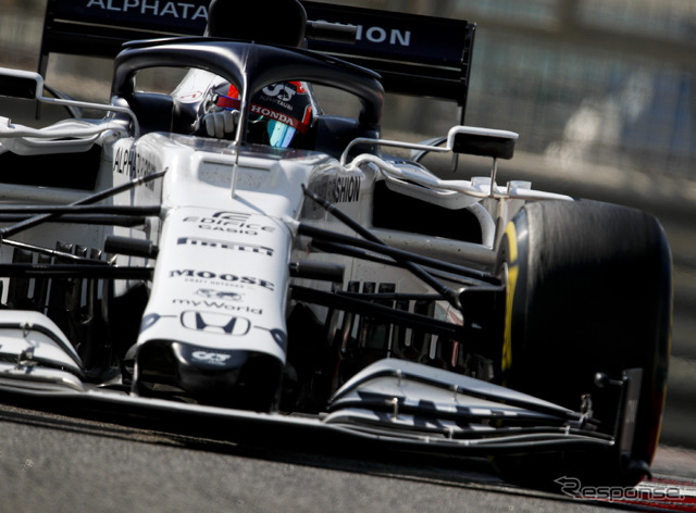 今月15日、アブダビでのF1若手テストにアルファタウリから参加した角田(#38)。