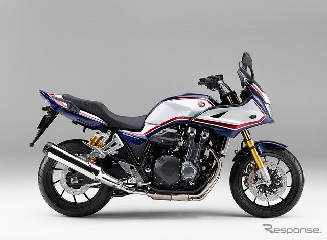 ホンダ CB1300スーパーボルドールSP(パールホークスアイブルー)