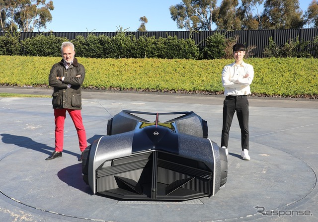 2050年の日産 GT-R をテーマにした学生の作品『GT-R(X)2050』