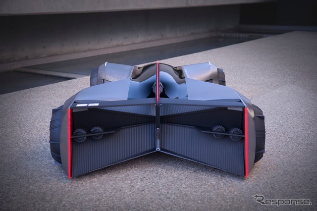 2050年の日産 GT-R をテーマにした学生の作品『GT-R(X)2050』