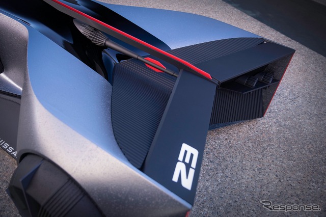 2050年の日産 GT-R をテーマにした学生の作品『GT-R(X)2050』