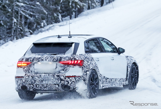 アウディ RS3スポーツバック 次期型プロトタイプ(スクープ写真)