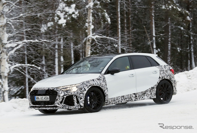 アウディ RS3スポーツバック 次期型プロトタイプ(スクープ写真)
