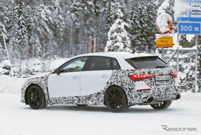 アウディ RS3スポーツバック 次期型プロトタイプ(スクープ写真)