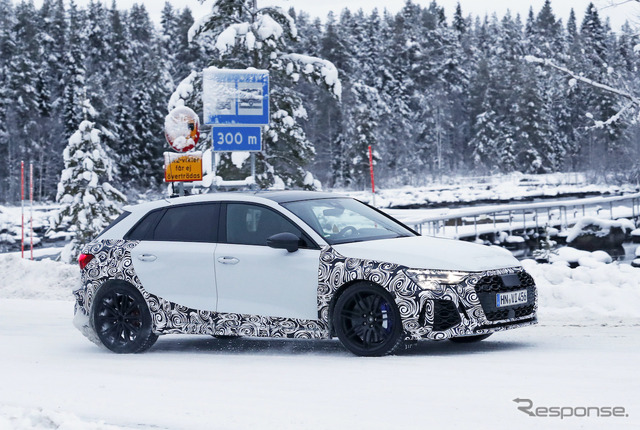 アウディ RS3スポーツバック 次期型プロトタイプ(スクープ写真)