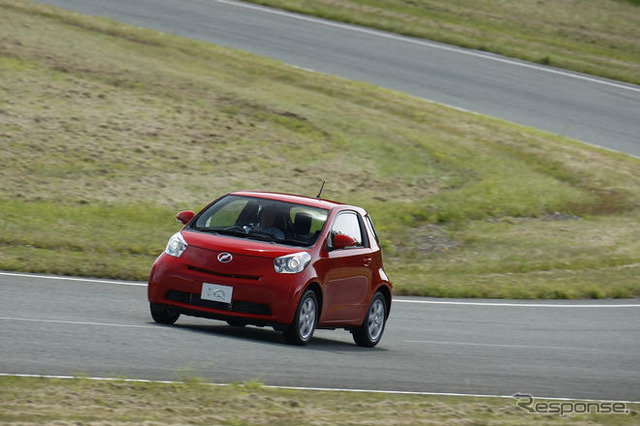 21世紀型モビリティへの挑戦。トヨタ「iQ プロトタイプ」に乗る