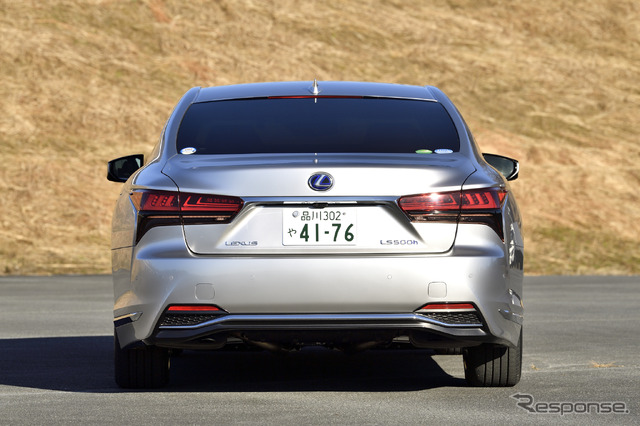 レクサス LS500h エグゼクティブ(銀影ラスター)