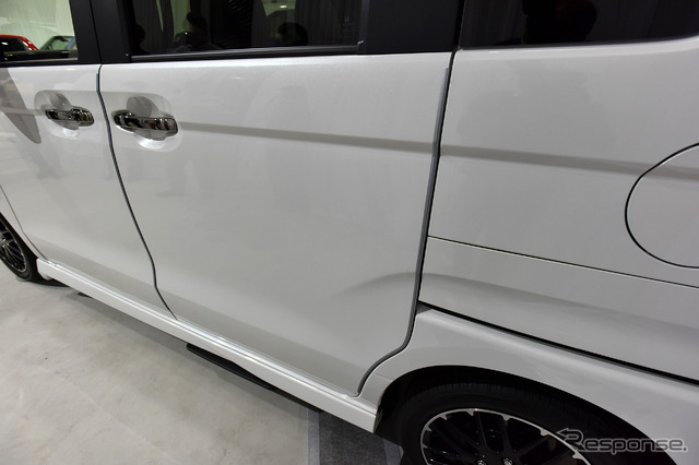 ホンダ N-BOX カスタム 改良新型(純正アクセサリー装着車)