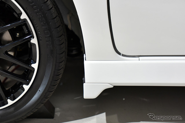 ホンダ N-BOX カスタム 改良新型(純正アクセサリー装着車)