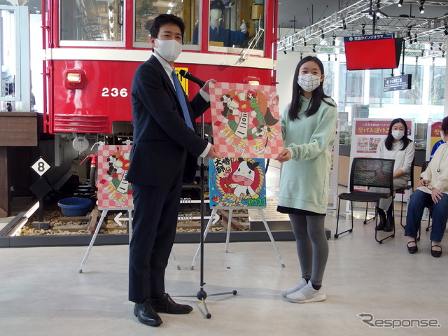 田家一芭さん(向かって右)