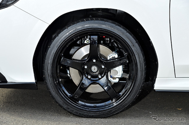 レイズ グラムライツ 57CR 推奨サイズ：19×8.5J Inset45 5H-114.3／カラー：グロッシーブラック／タイヤサイズ：245/35R19 ※チューナーサイズ