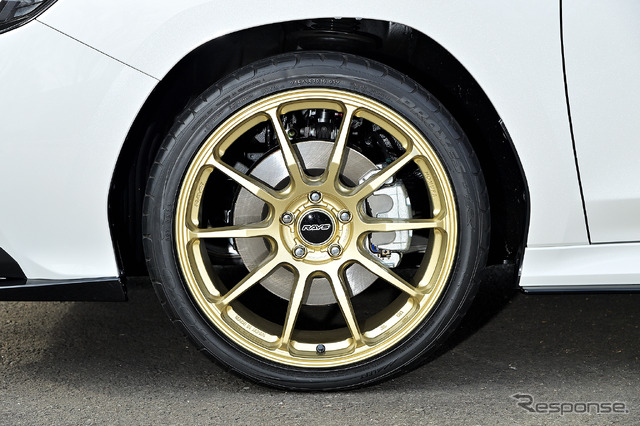 レイズ ホムラ ヒューガ HP10 ゴールドエディション 推奨サイズ:19×8.0J Inset45 5H-114.3/カラー:ゴールド/タイヤサイズ:245/35R19 ※チューナーサイズ