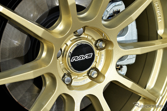 レイズ ホムラ ヒューガ HP10 ゴールドエディション 推奨サイズ:19×8.0J Inset45 5H-114.3/カラー:ゴールド/タイヤサイズ:245/35R19 ※チューナーサイズ