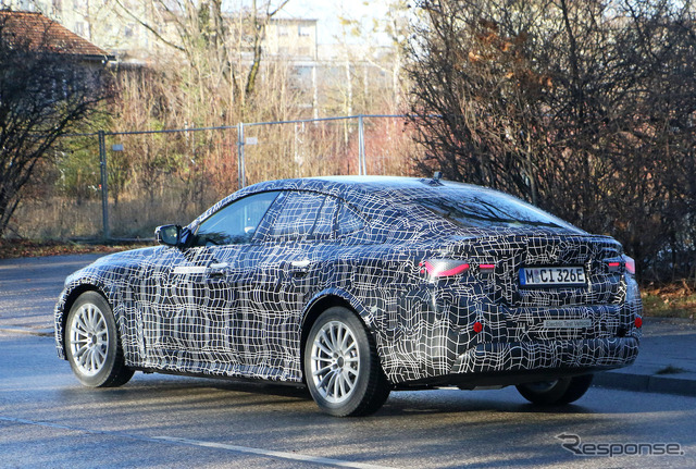 BMW i4M プロトタイプ(スクープ写真)