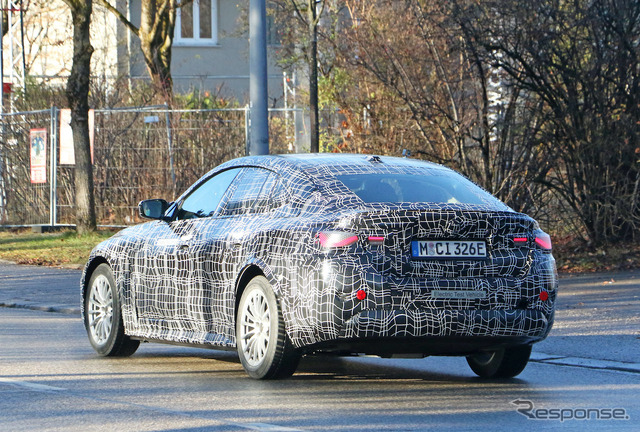 BMW i4M プロトタイプ(スクープ写真)