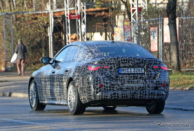 BMW i4M プロトタイプ(スクープ写真)