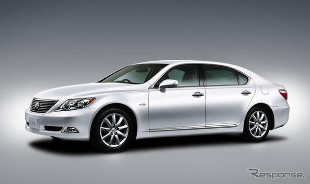 レクサス LS460 にロングボディと四輪駆動を追加