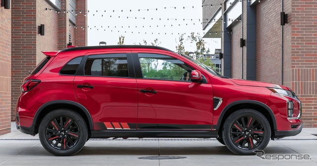 三菱 アウトランダー スポーツ( RVR に相当)の2021年モデルのブラックエディション
