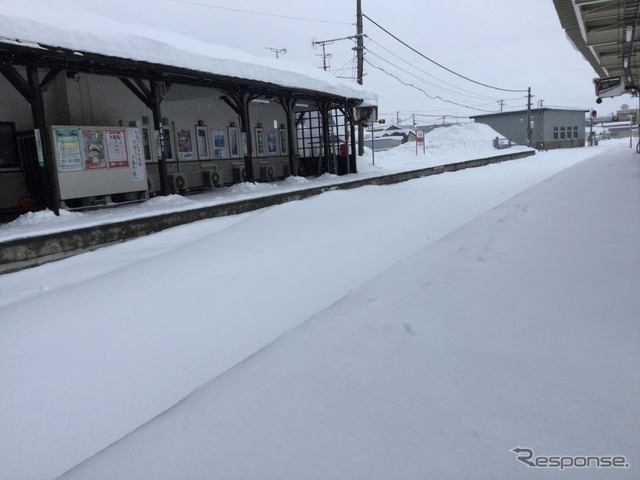 大湊線の終点・大湊駅の積雪状況。