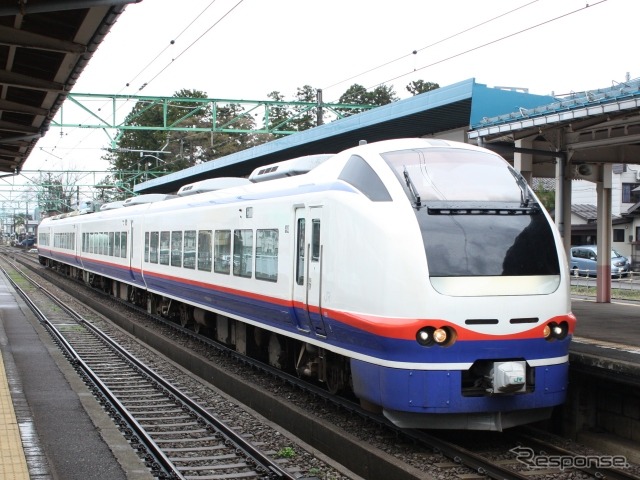 1月15日も新潟~直江津~新井・妙高高原間全区間が運休となる特急『しらゆき』。えちごトキめき鉄道妙高はねうまライン内の直江津~新井間では、1月15日午後の再開を目指しているものの、JRからの1月16日以降の乗入れ再開は不透明だ。