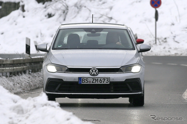 VW ポロ 改良新型プロトタイプ(スクープ写真)