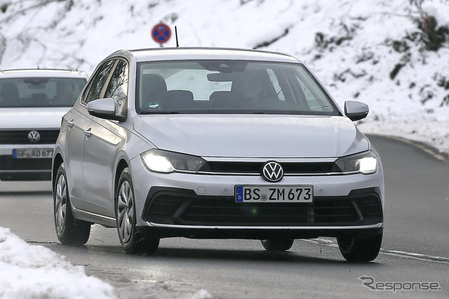 VW ポロ 改良新型プロトタイプ(スクープ写真)