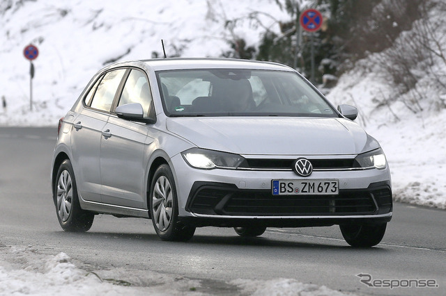 VW ポロ 改良新型プロトタイプ(スクープ写真)
