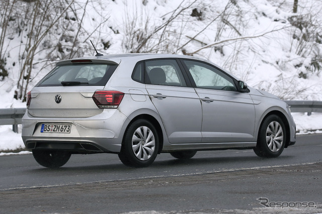 VW ポロ 改良新型プロトタイプ(スクープ写真)
