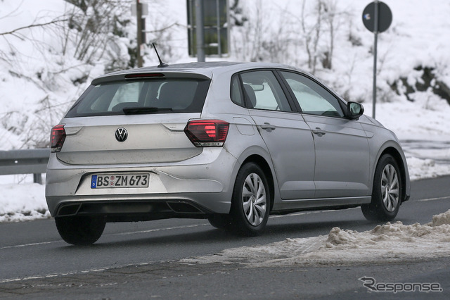 VW ポロ 改良新型プロトタイプ(スクープ写真)