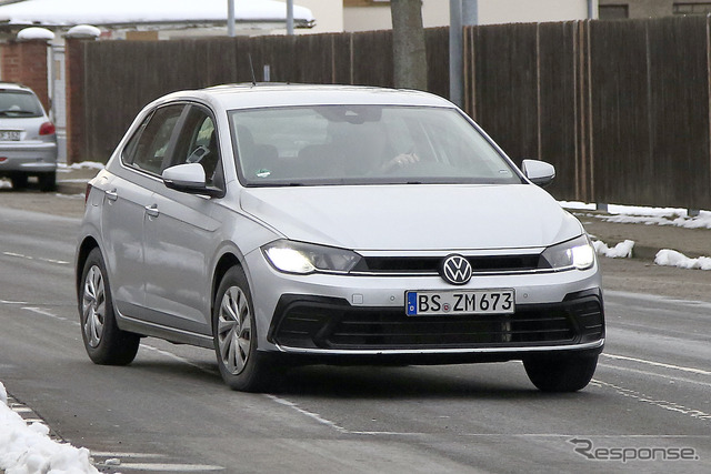 VW ポロ 改良新型プロトタイプ(スクープ写真)