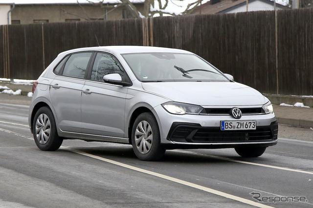 VW ポロ 改良新型プロトタイプ(スクープ写真)