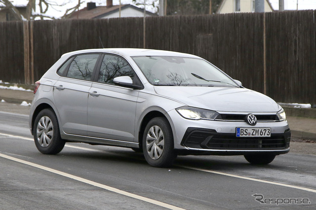VW ポロ 改良新型プロトタイプ(スクープ写真)