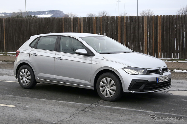 VW ポロ 改良新型プロトタイプ(スクープ写真)