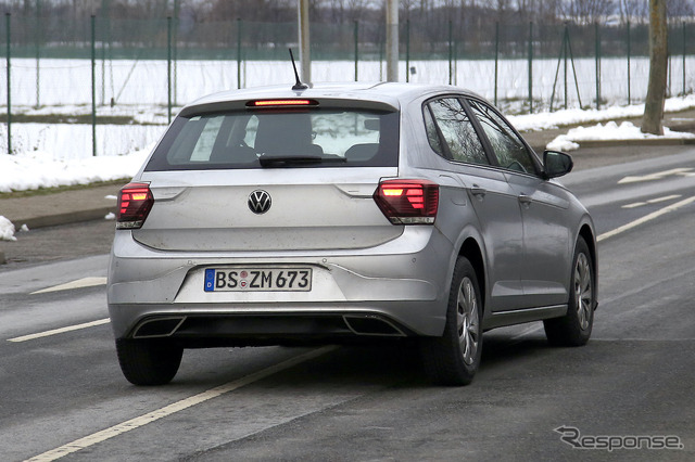 VW ポロ 改良新型プロトタイプ(スクープ写真)