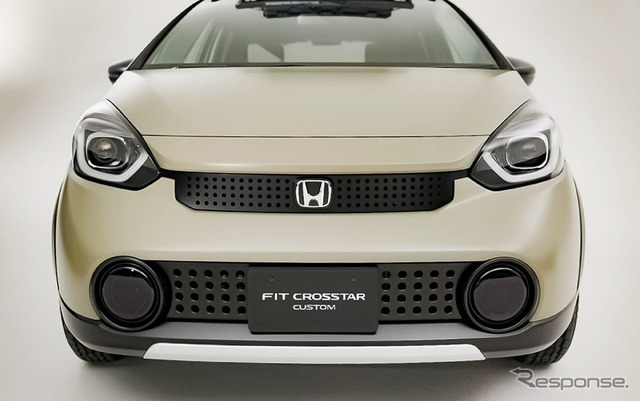ホンダ フィット e:HEVクロスターカスタム