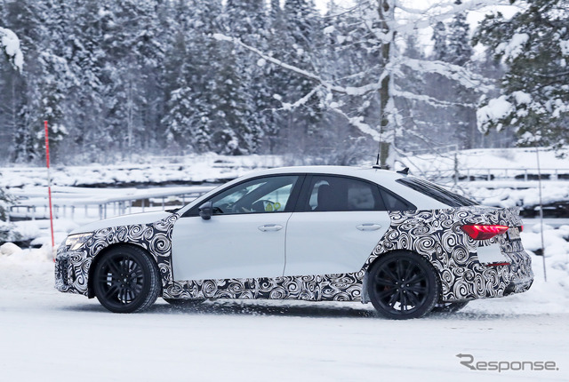 アウディ RS3 セダン 次期型プロトタイプ(スクープ写真)