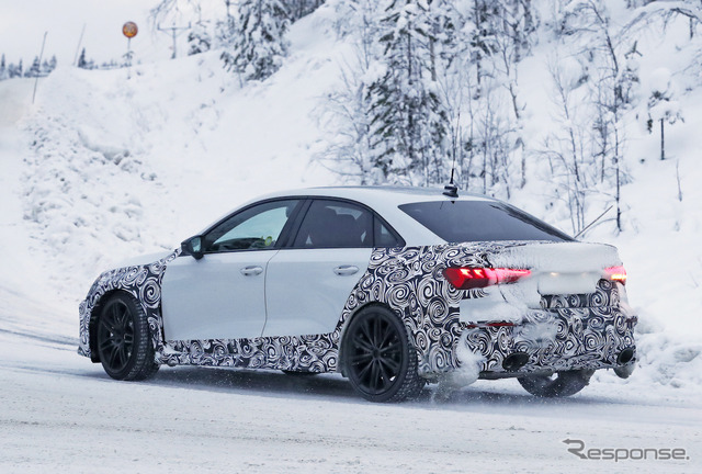アウディ RS3 セダン 次期型プロトタイプ(スクープ写真)