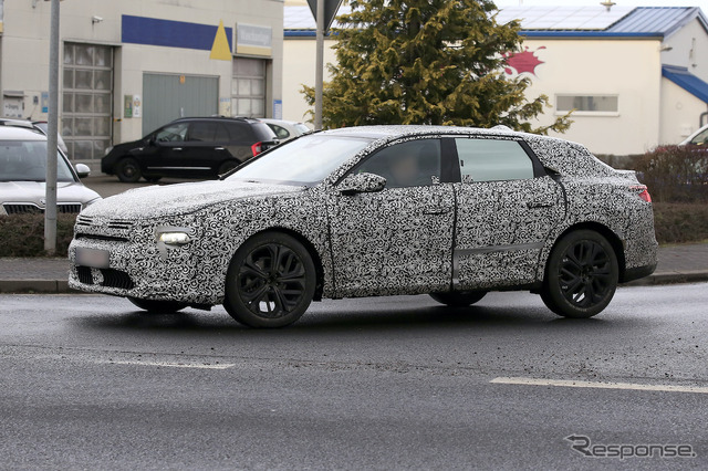 シトロエン C5 後継モデルのプロトタイプ(スクープ写真)