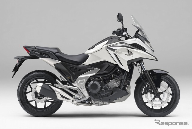 ホンダ NC750X(パールグレアホワイト)