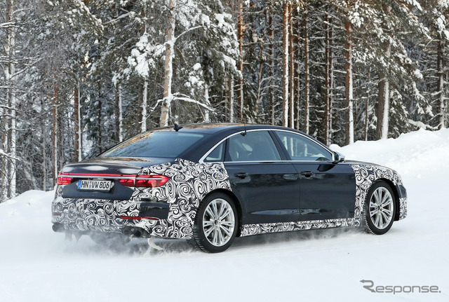 アウディ S8 改良新型プロトタイプ(スクープ写真)