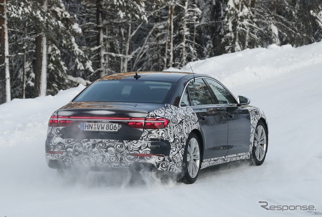 アウディ S8 改良新型プロトタイプ(スクープ写真)