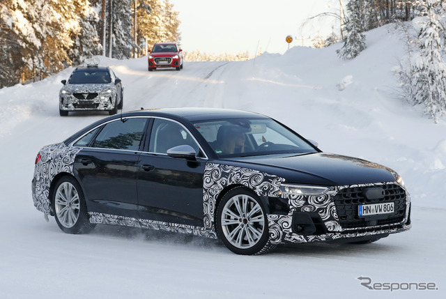 アウディ S8 改良新型プロトタイプ(スクープ写真)