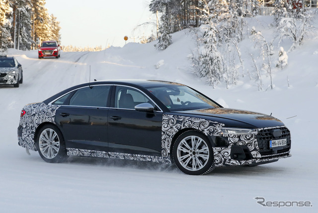 アウディ S8 改良新型プロトタイプ(スクープ写真)